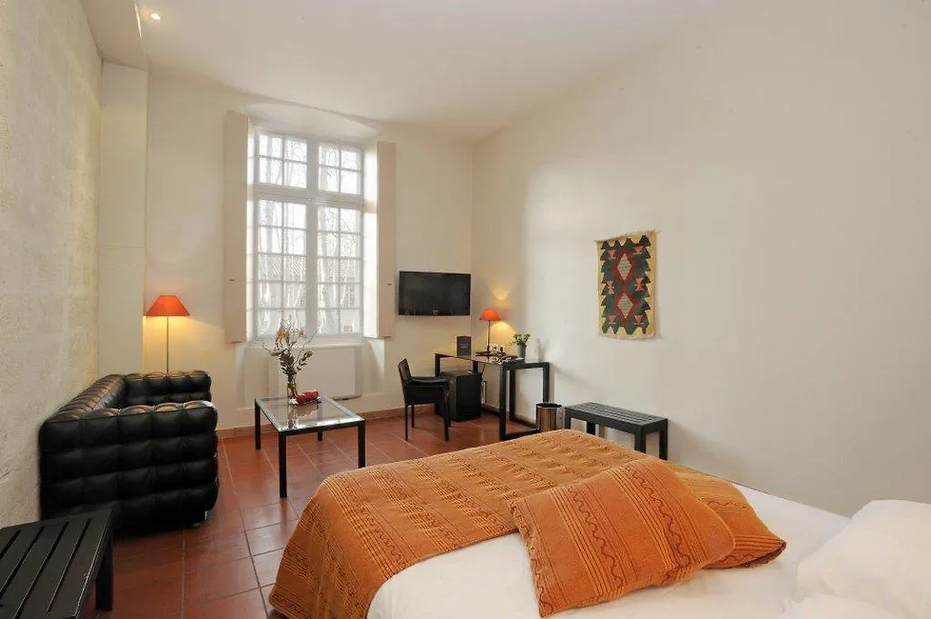 ****  Hotel Cloitre Saint Louis אביניון צרפת